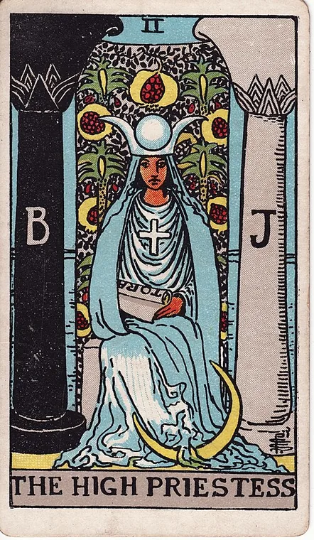 여사제 (The High Priestess) 타로 카드
